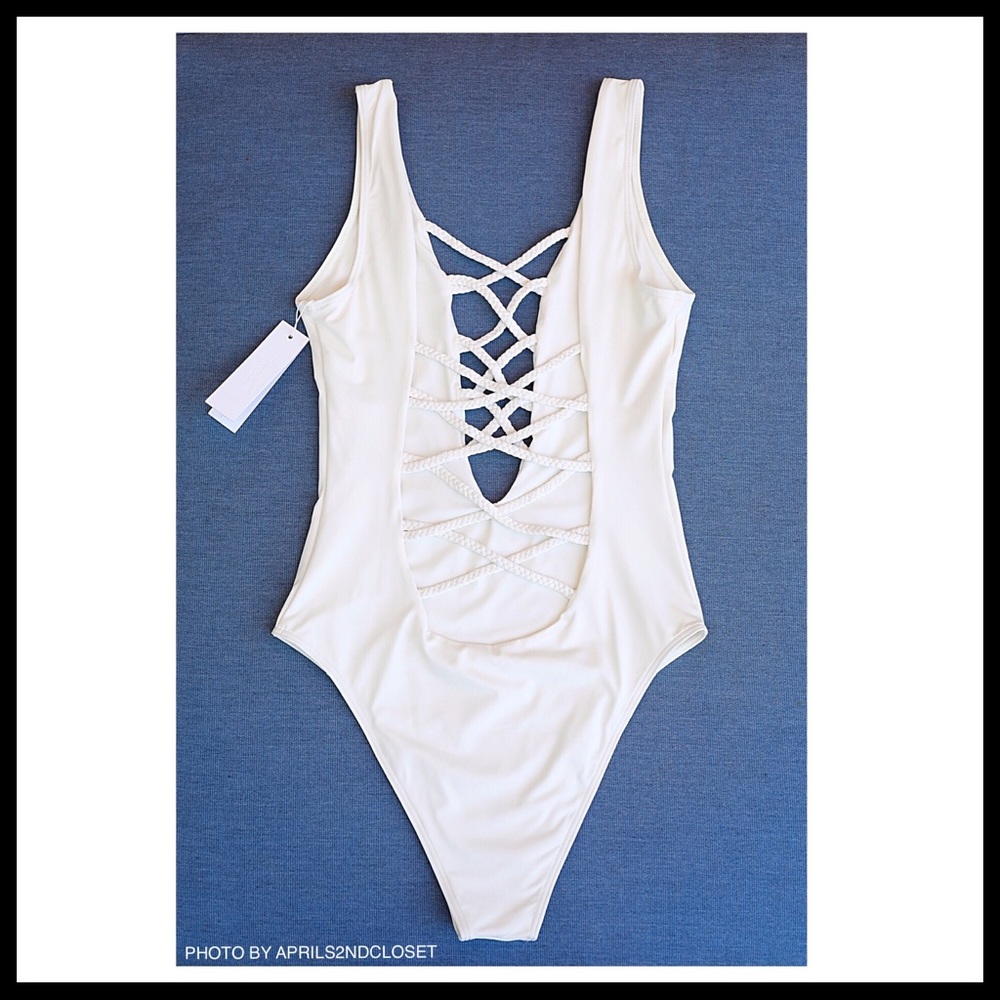 WHITE LACEUP V-NECK ONE-PIECE TANK SWIMSUIT A2C - Picture 5 of 8